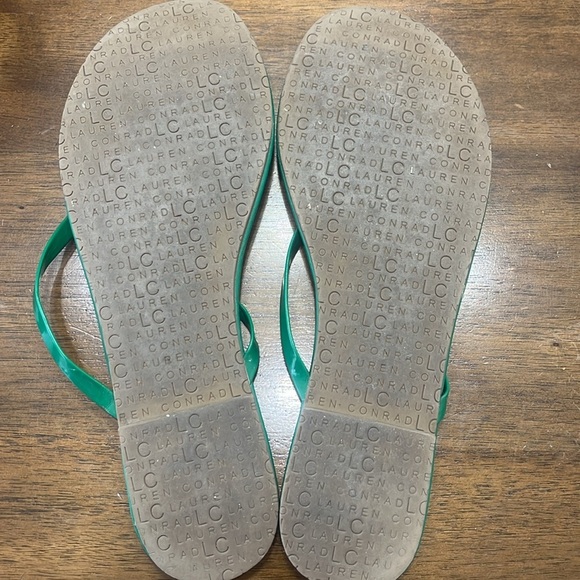 LC Lauren Conrad 3-Pair Flip Flop Bundle Size 8 - Picture 3 of 7